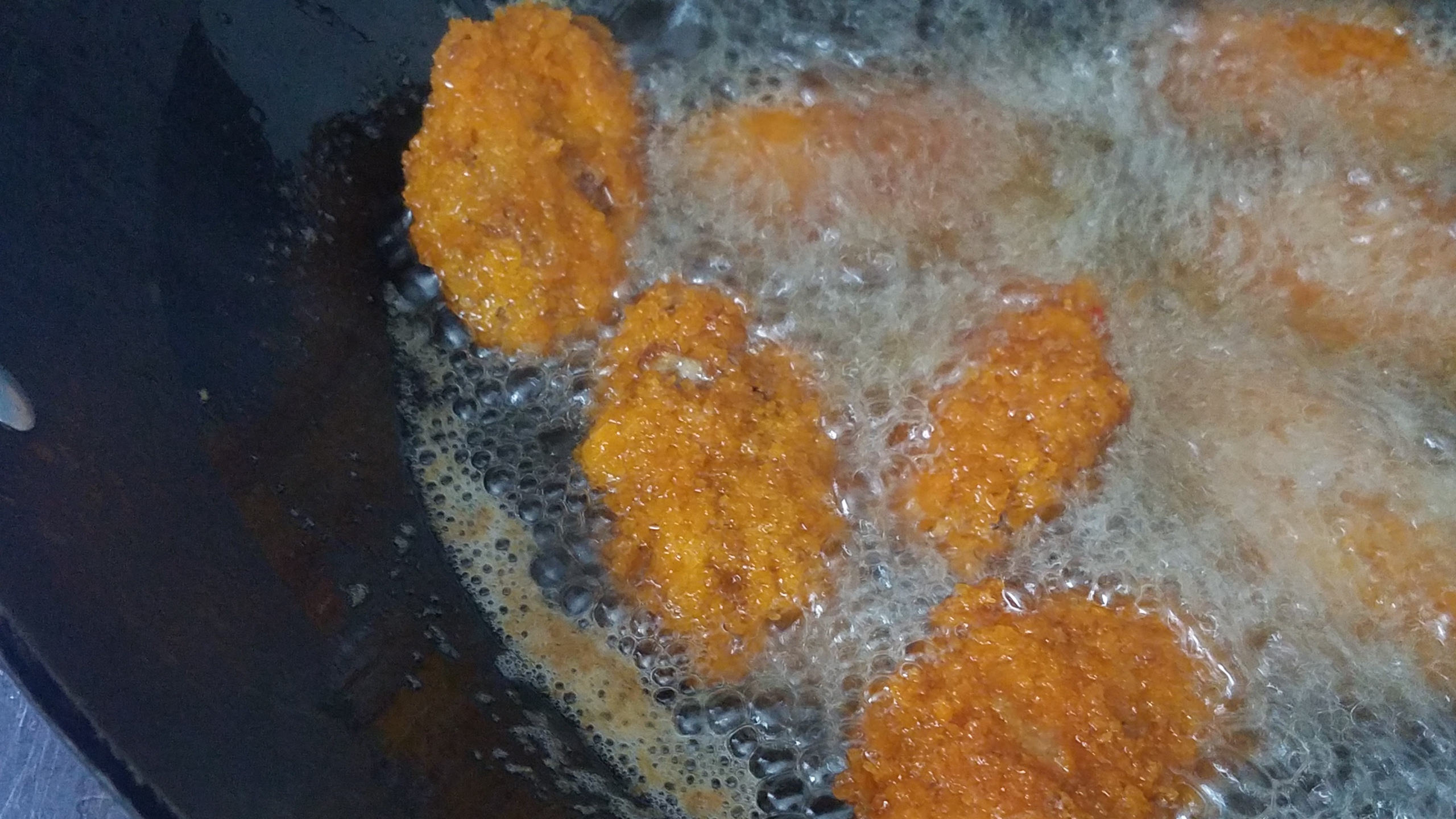 如何做卤香味瑞士鸡翅,辣盐鸡翅香味扑鼻而且做法也简单