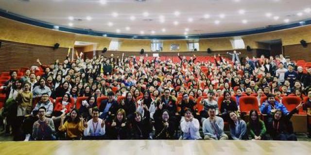 2000名00后应届生入职京东,1300名应届毕业生入职京东