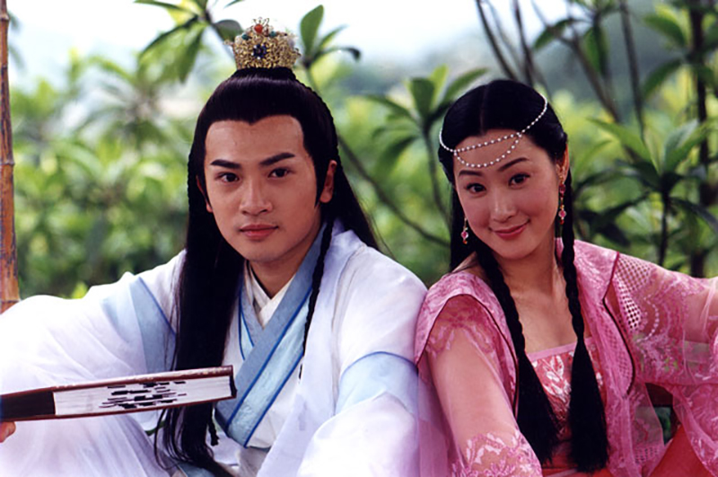 出生7天父母离婚，遭兄母凌虐嫌弃，演《绝代双骄》成最美慕容九