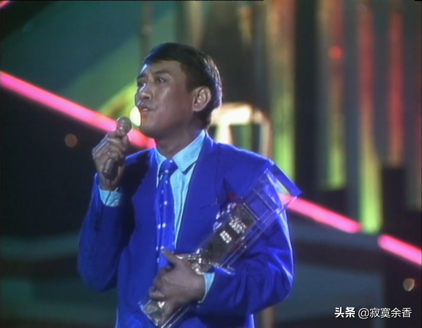 锁定85年群星劲歌荟萃,年轻时代的他们太惊艳太出彩了