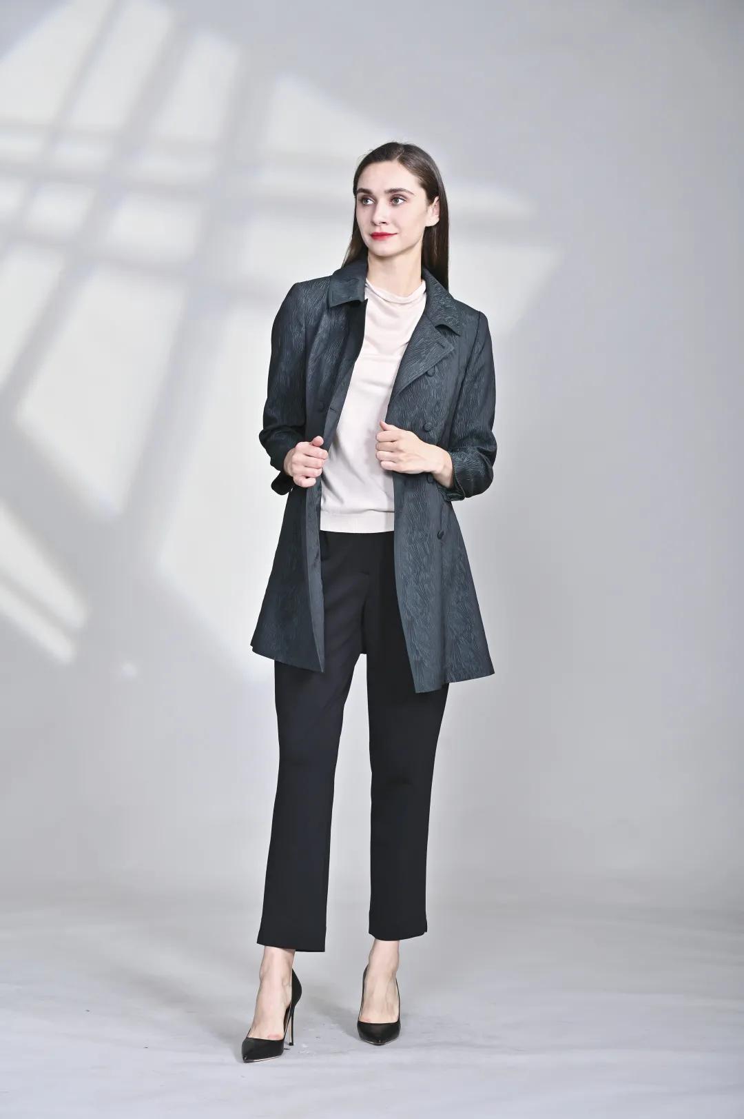 露凝寒意浓添衣多珍重