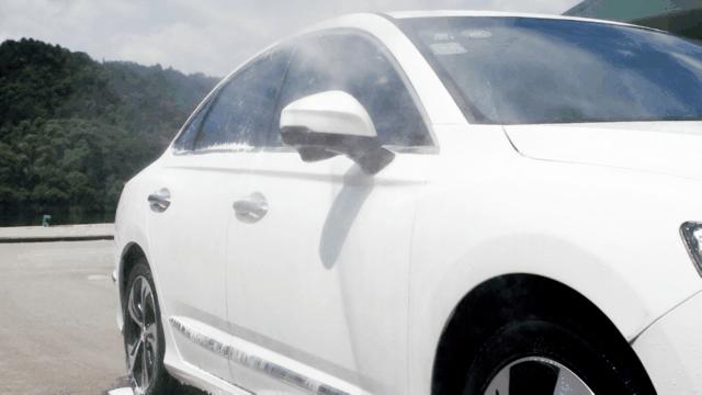 汽车塑料上的污渍怎么去除,汽车上的油烟污渍如何处理