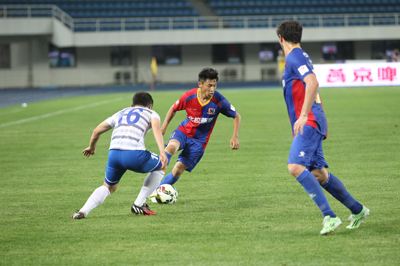 他本来被多支球队抛弃，辗转多支次级球队之后，居然加入了中超！