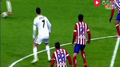 球王假装老人踢足球,内马尔假摔和c罗假摔哪个多