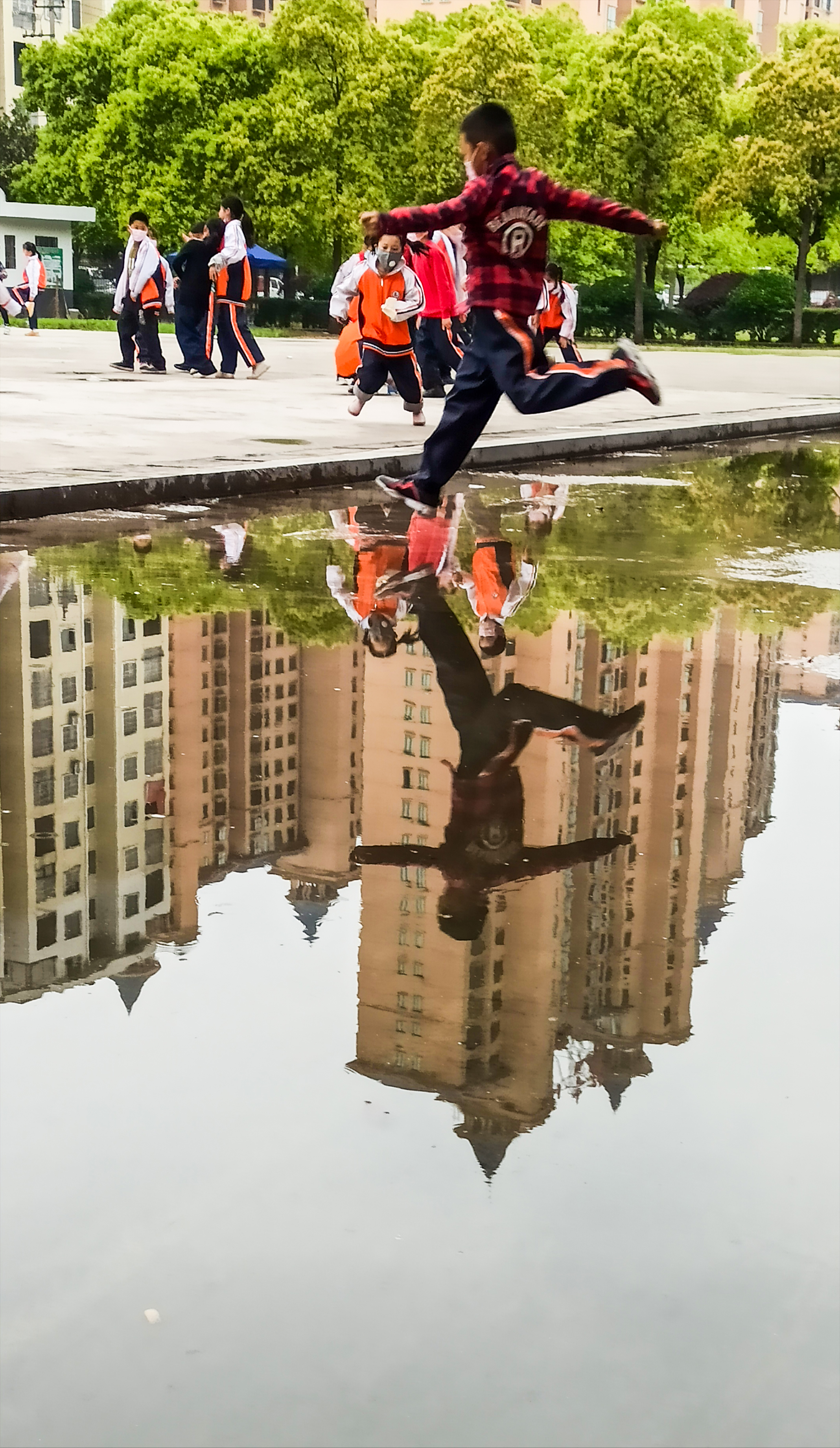 水洼影子拍摄,水洼倒影拍摄教程