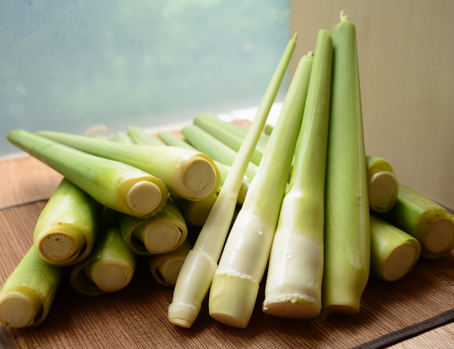 买茭白种,茭白买带皮的还是剥皮的