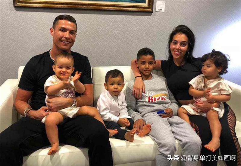 c罗有多宠乔治娜满眼都是爱呀,关于c罗和乔治娜感情生变的传闻