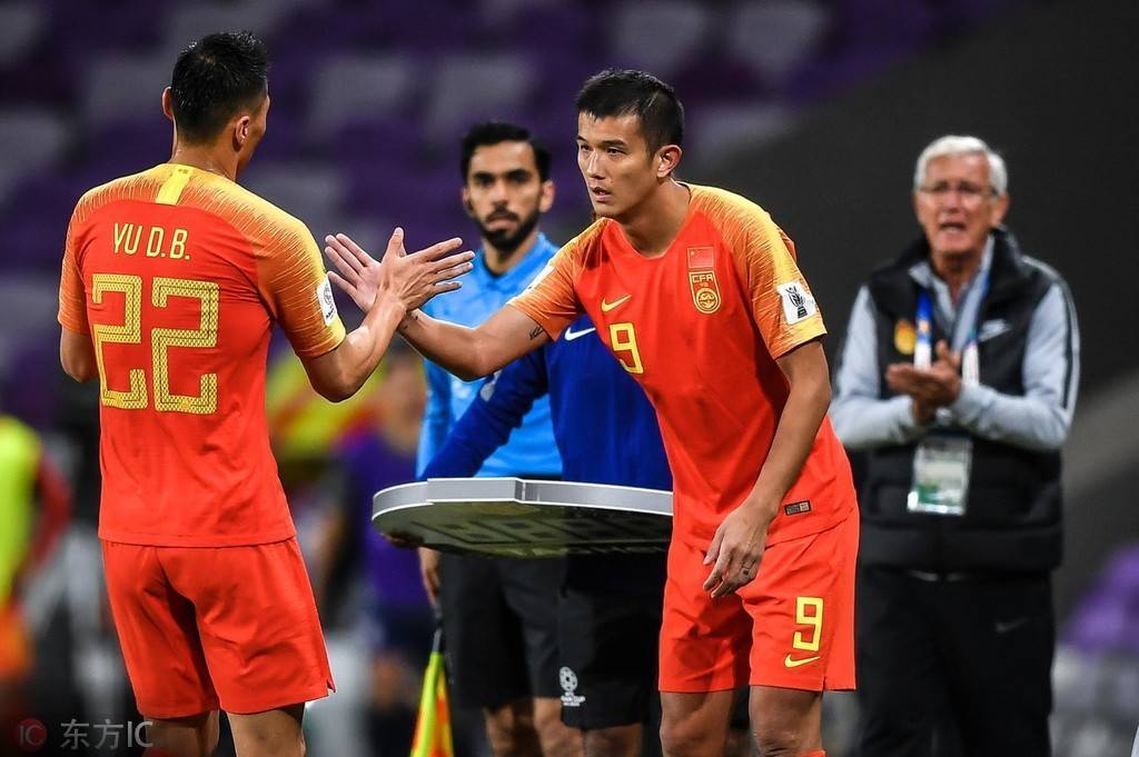 主动扩大防守范围手球,足球新规则自己停球打手算手球么