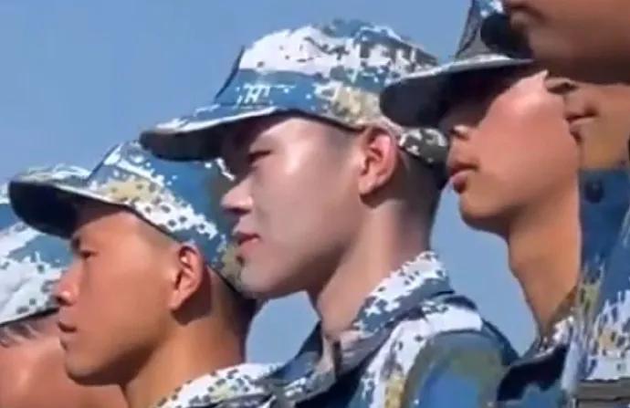 娃娃脸的人老了以后的样子,娃娃脸年纪越大越好看