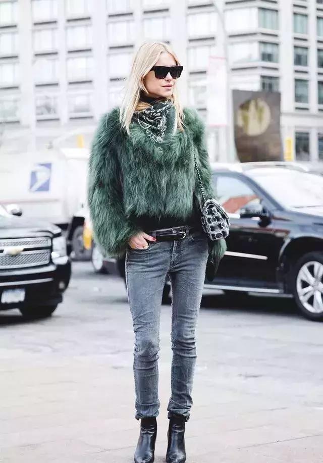 不知道怎么洗衣服,用雪洗皮草真的可以洗干净吗