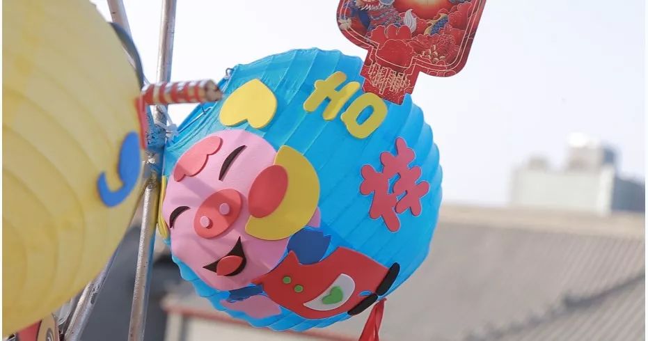 古城夜景灯光璀璨,欣赏古城夜晚灯火通明的景色