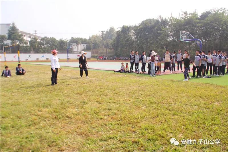 安徽青华公学17届运动会400米,安徽青华公学运动会红旗方阵