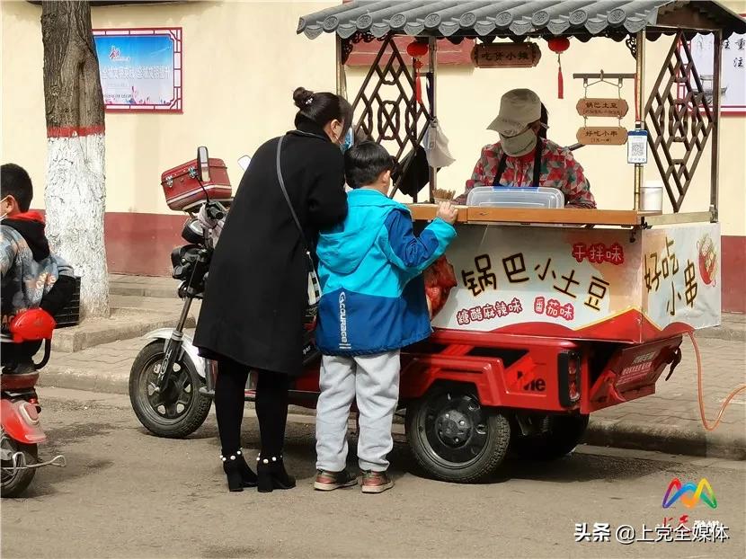 学校门口卖三无小食品的危害,校门口小食品安全吗