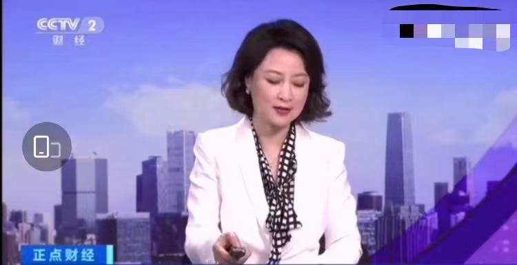 央视直播突发事件主持人淡定应对,杭州新闻联播主持人还在播吗