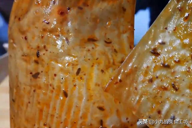 用面粉做辣条不加淀粉还劲道,如何做辣条又干净又好吃教程