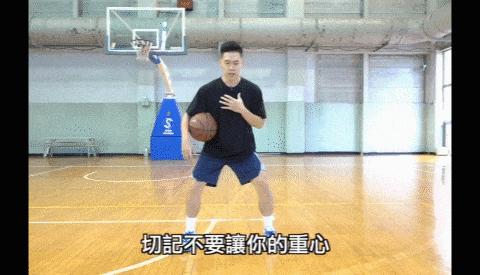 打篮球教学新手女生入门,新手打篮球怎么入门