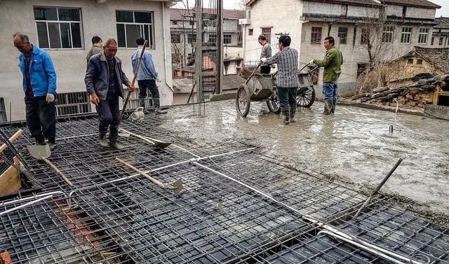 墙体潮湿用什么涂料可以防潮,自建房墙体潮湿怎么解决