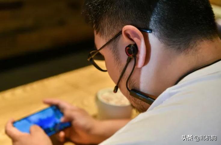 专业手游震动蓝牙耳机，漫步者HECATEGM3电竞耳机助你1秒定输赢