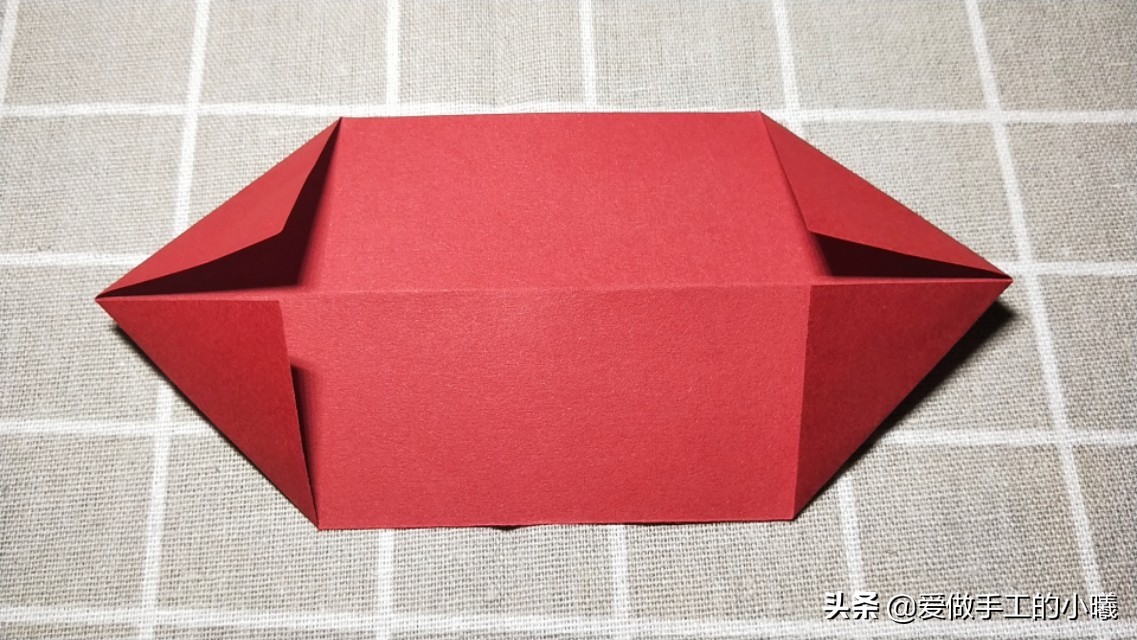 爱心书签用一个正方形纸怎么折,怎样用很小的白纸做一个爱心书签