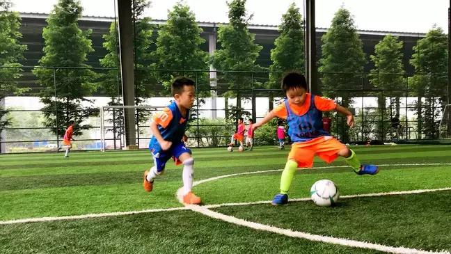 青训足球寒假班报名,太阳青训足球俱乐部