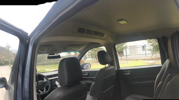 前年看车看到今年，借朋友车借到不好意思，咬牙提台宏光PLUS回家