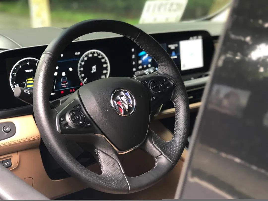 新款gl8es陆尊顶配,别克gl8es陆尊653t豪华版