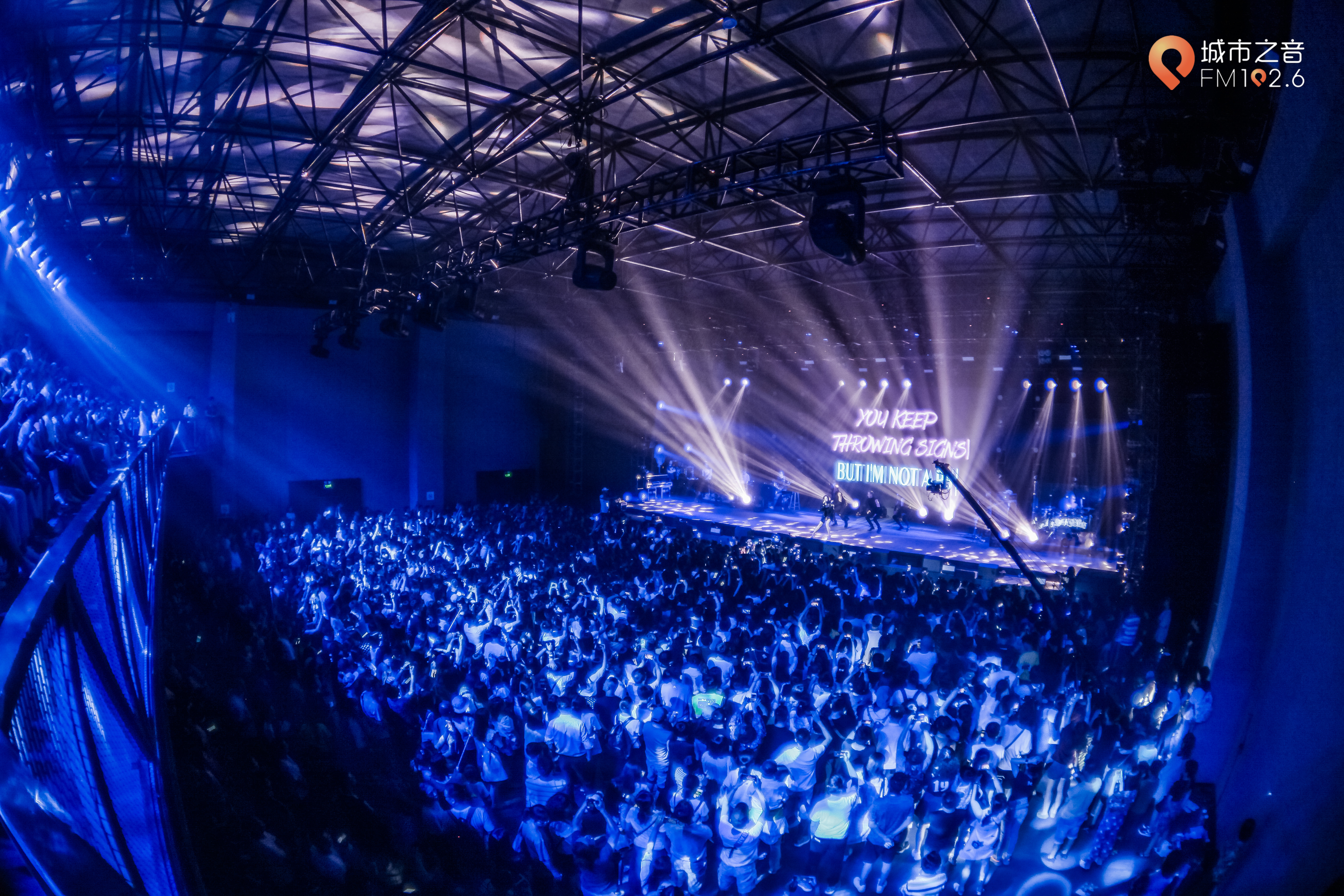 张杰张靓颖双张经典合唱,张杰跟多年的好兄弟一起唱歌