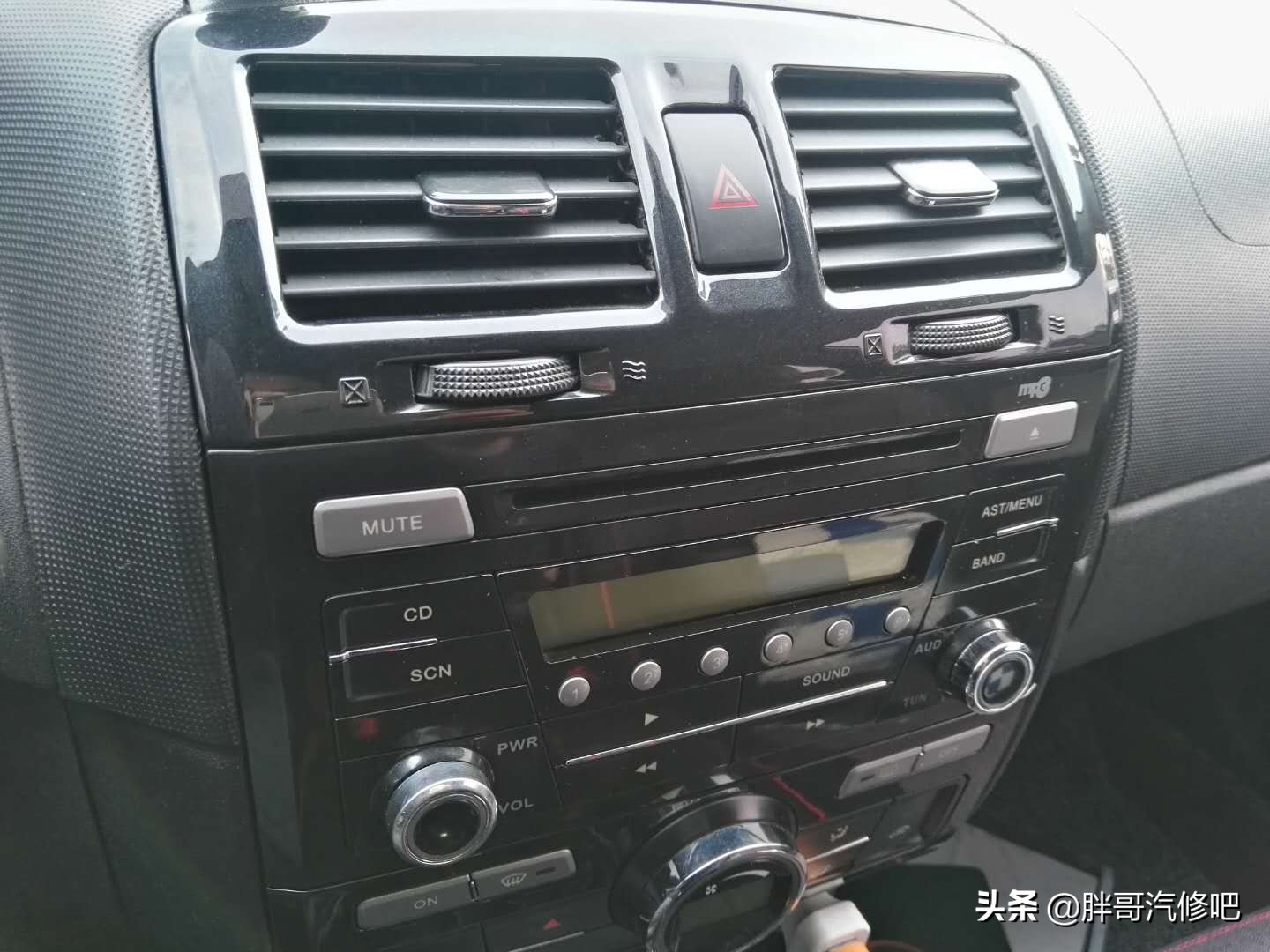 胖哥两百万收奥迪rs6,胖哥收车2万元