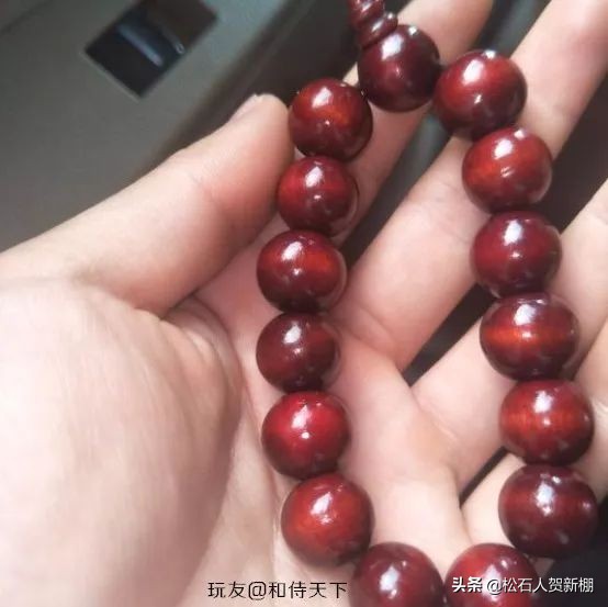 买回来的小叶紫檀,小叶紫檀买回来是黑的盘红了