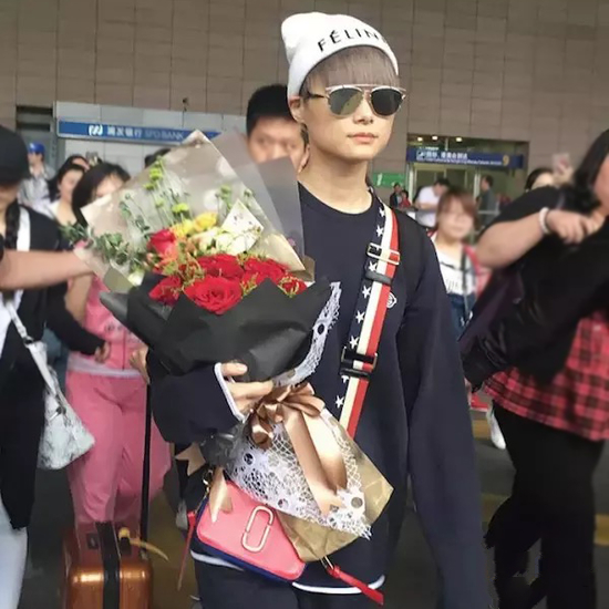 李宇春gucci马甲线,李宇春margiela