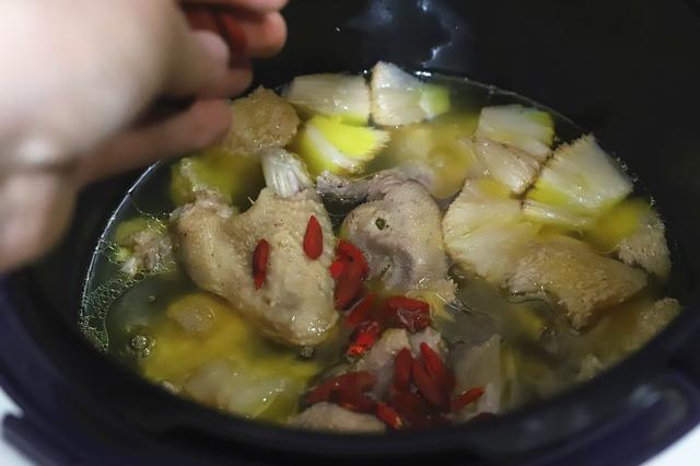 猴头菇鸡汤什么味道,猴头菇鲜鸡汤