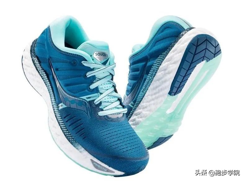 跑马的专业跑鞋,新手如何选择正确的跑鞋
