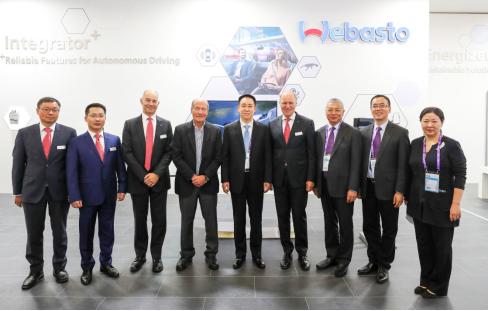 许家印恒驰现状,许家印携管理团队体验恒驰