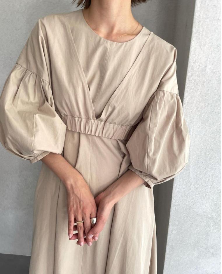 喜欢宽松衣服怎么办,怎么把宽松版的衣服穿有型