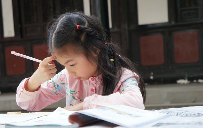 我妈打呼噜像猪叫，小学生作文都写了啥，“生鸡伯伯”你还认识吗