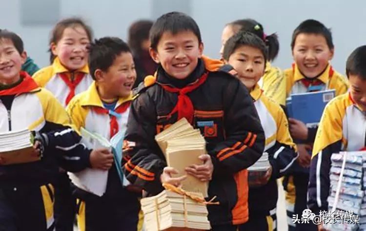 王安忆重要介绍,王安忆文章节选对父亲的崇拜