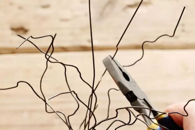 80后夫妇将破旧小宅爆改“复古咖啡厅”，95%家具都是自己打造