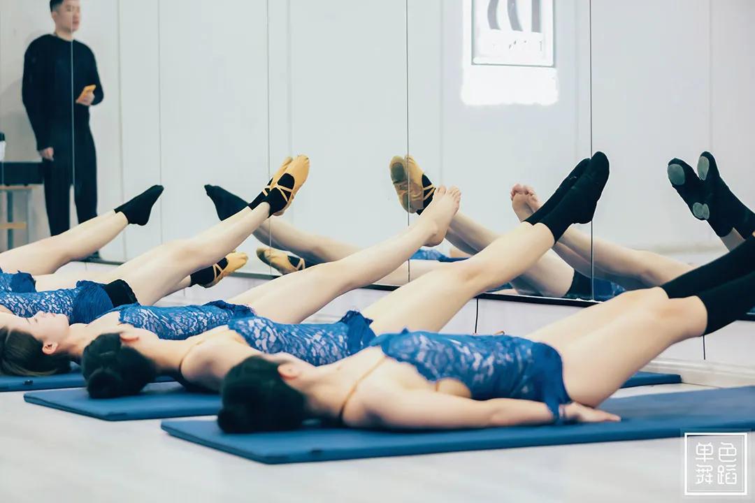 体能差，舞感再好也白搭！学跳舞该如何训练体能？