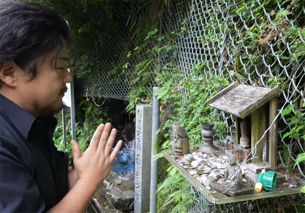 80后小伙回荒废十年的农村大学,80后小伙回荒废10年农村大学