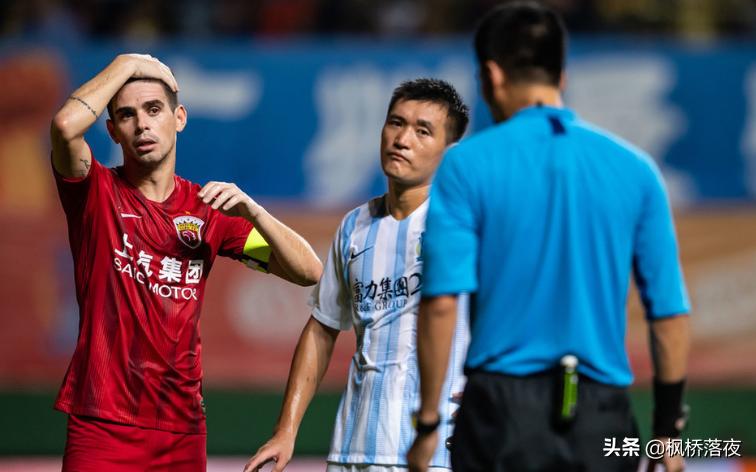 国足夺冠后,国足凯旋夺冠