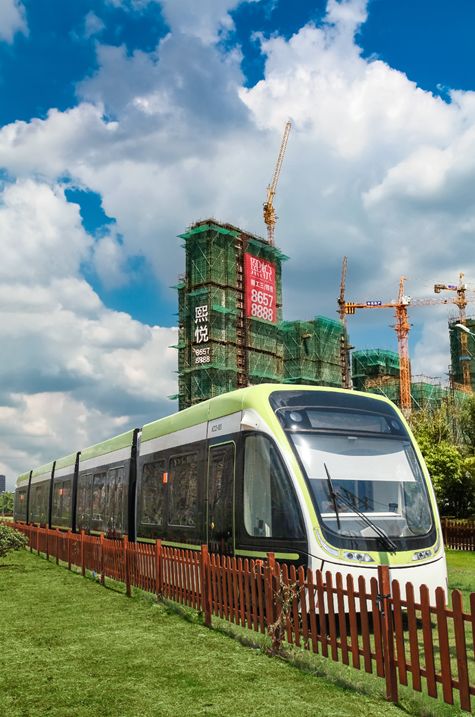 力小在左、莱爵在右熙悦为孩子预定高起点人生