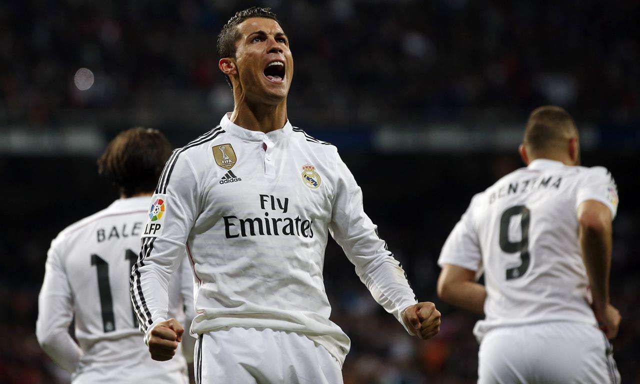 c罗葡萄牙白色长袖球衣,C罗为什么总穿长袖球衣