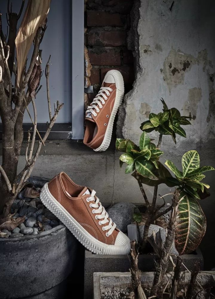 匡威帆布鞋什么品牌好,匡威帆布鞋有的为什么差别那么大