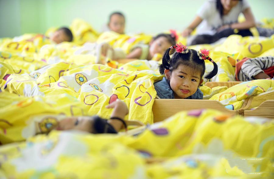 孩子说不想上幼儿园睡午觉怎么办,家长如何安抚刚上幼儿园宝宝情绪