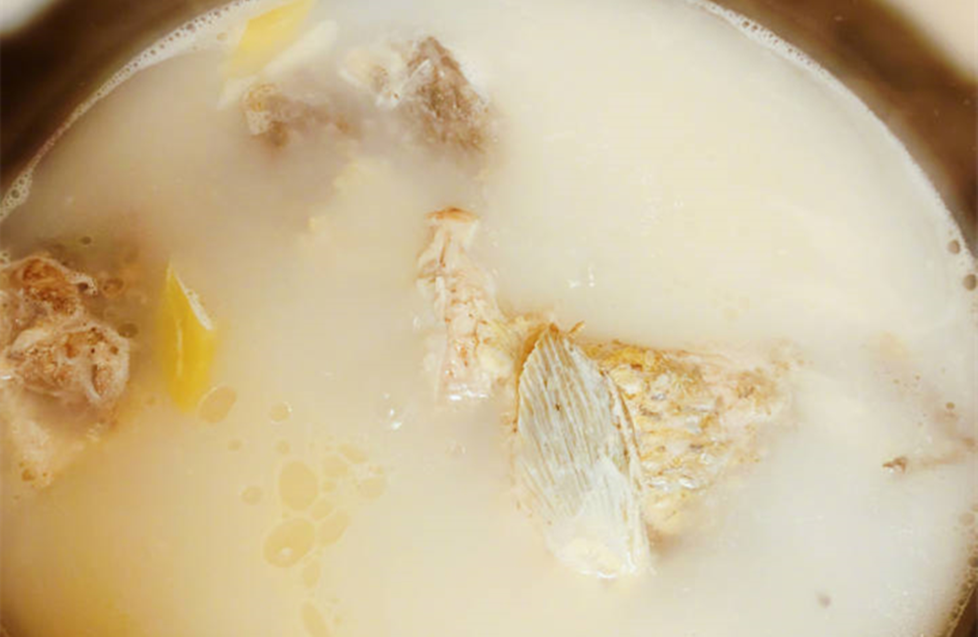 钓到小鲫鱼如何做菜,钓鲫鱼的最好面食