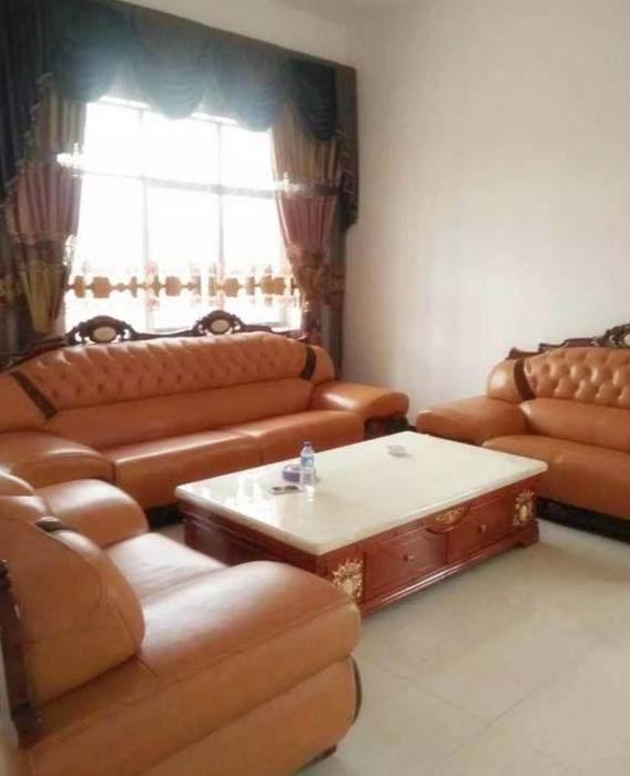 同学家的乡下别墅,同学老家的别墅婚房