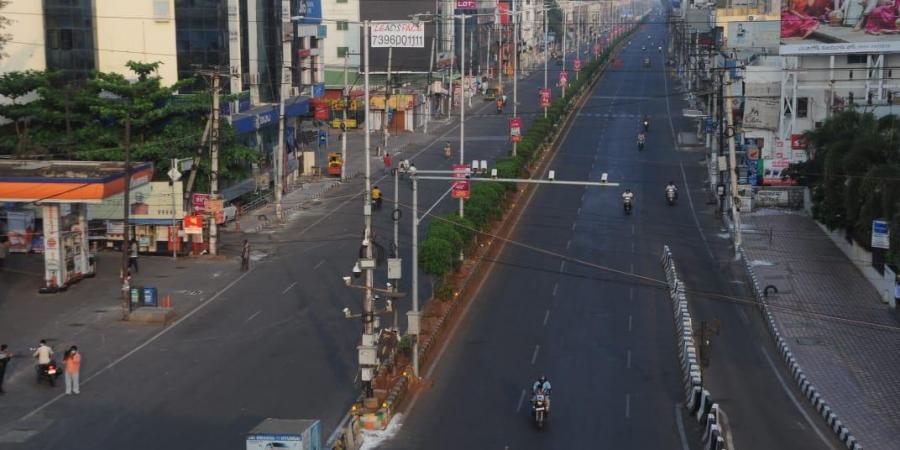 疫情中的印度大学生：寒假过了15个月，近40亲人感染9人死亡，要住院先付100万