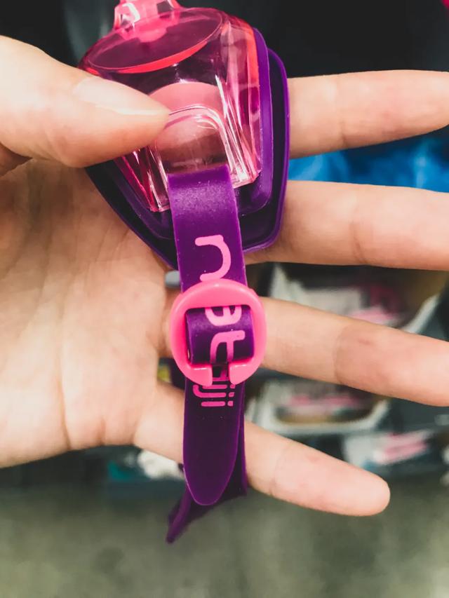 带宝宝游泳用什么泳镜,儿童初学游泳需要买泳帽吗