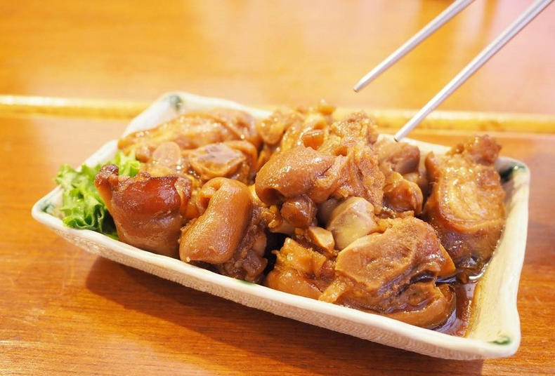 如何快速去除猪蹄皮的腥味,烀猪蹄儿如何去除肉腥味