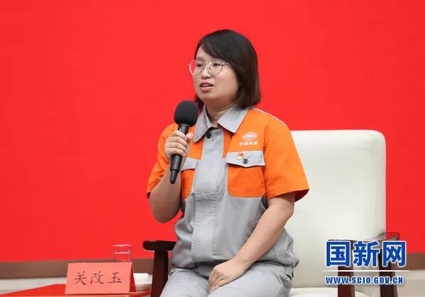 她们讲的故事，有两千五百万女*产党共**员的影子